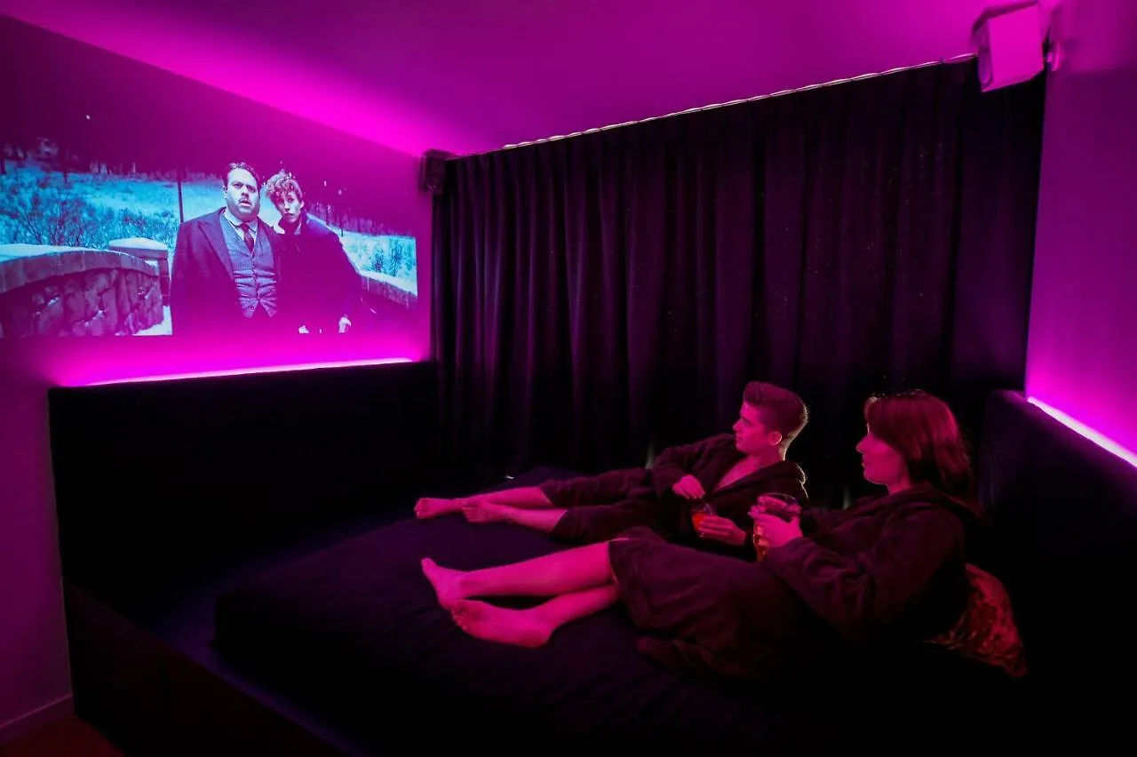 דירות אנטוורפן Exclusieve Prive Wellness Penthouse Skynooz בלגיה